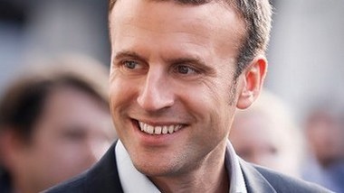 e_macron_380.jpg